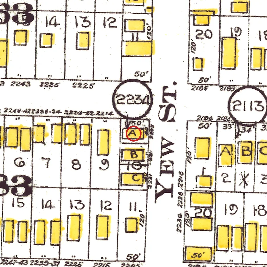 The lot at 2205 Yew Street on the 1912 fire insurance map