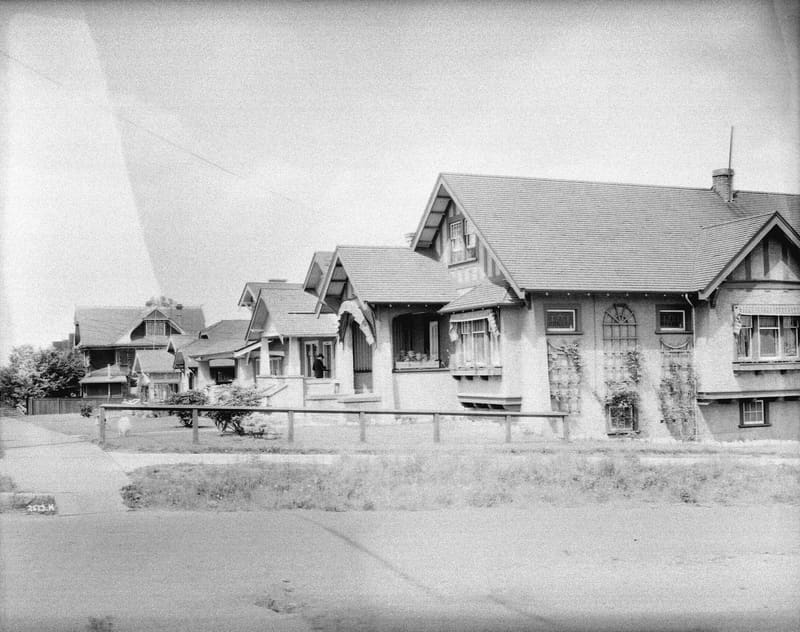 Houses along Napier Street, looking west from Lakewood Drive